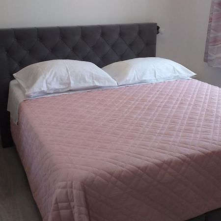 Lastovo Apartman Karla מראה חיצוני תמונה